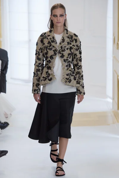 Look 30